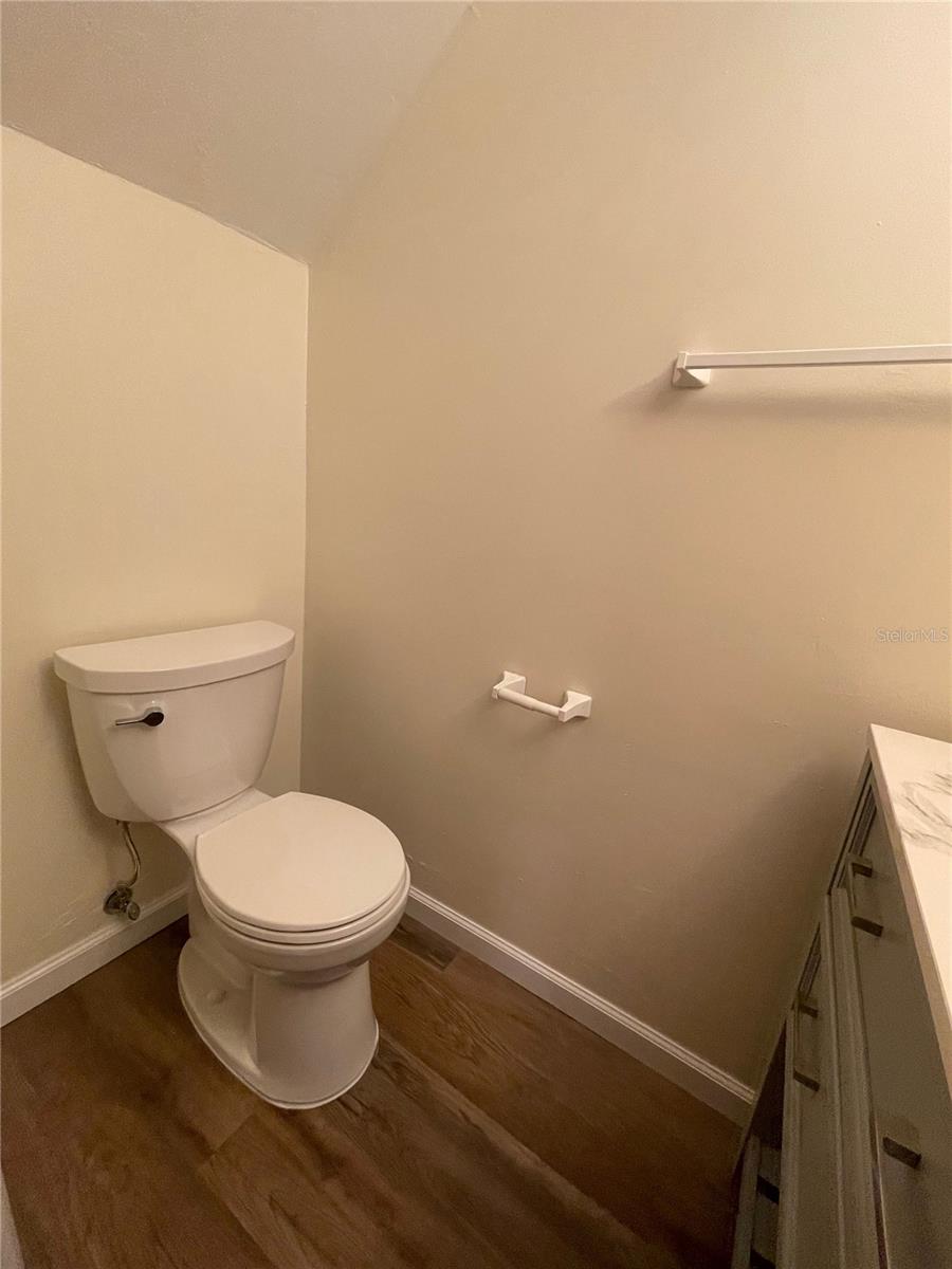 914 Sw 59th Ter #a Property Photo 6