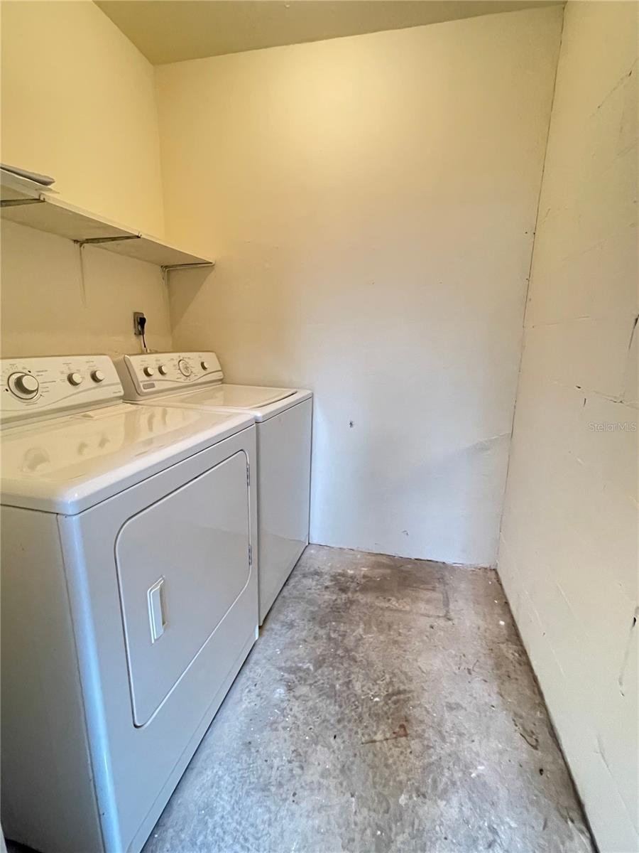 914 Sw 59th Ter #a Property Photo 13