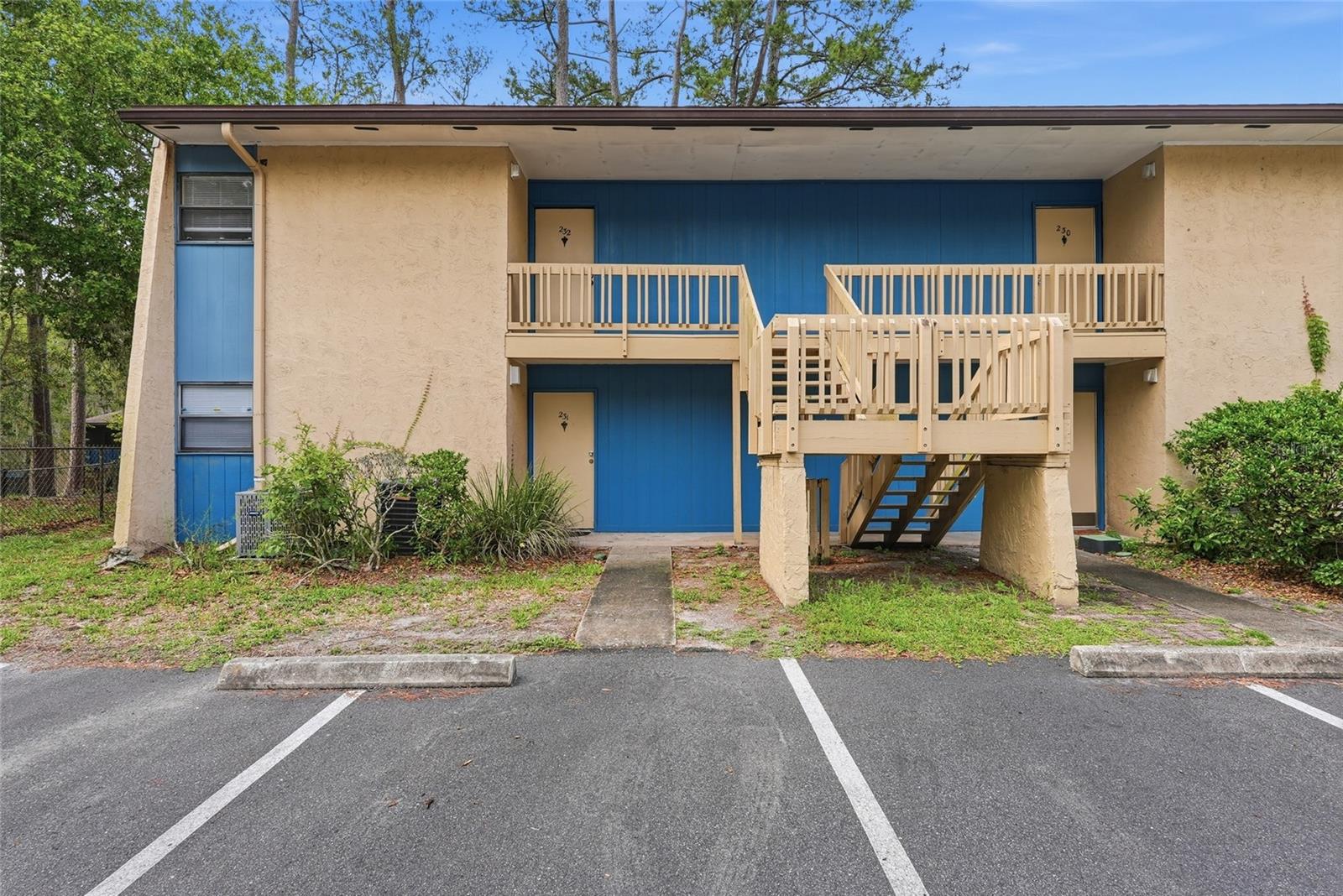 2811 SW ARCHER RD #Y232 Property Photo 1