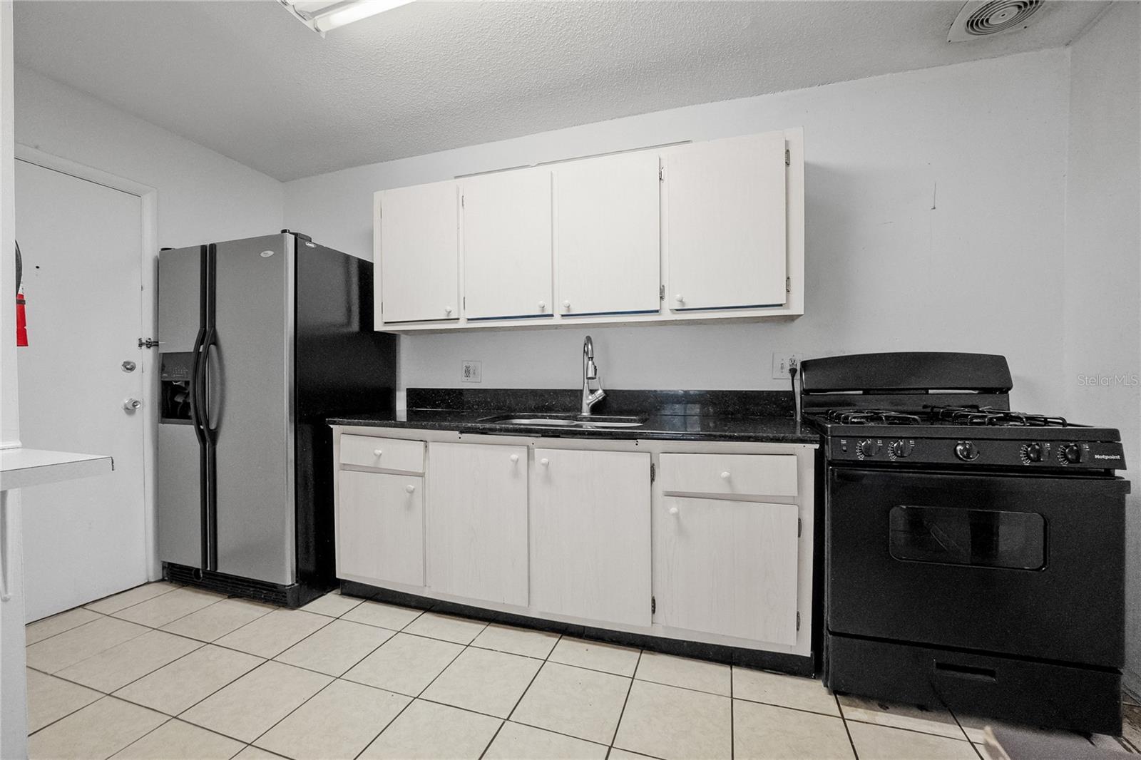 1700 Sw 16th Ct #j24 Property Photo 9