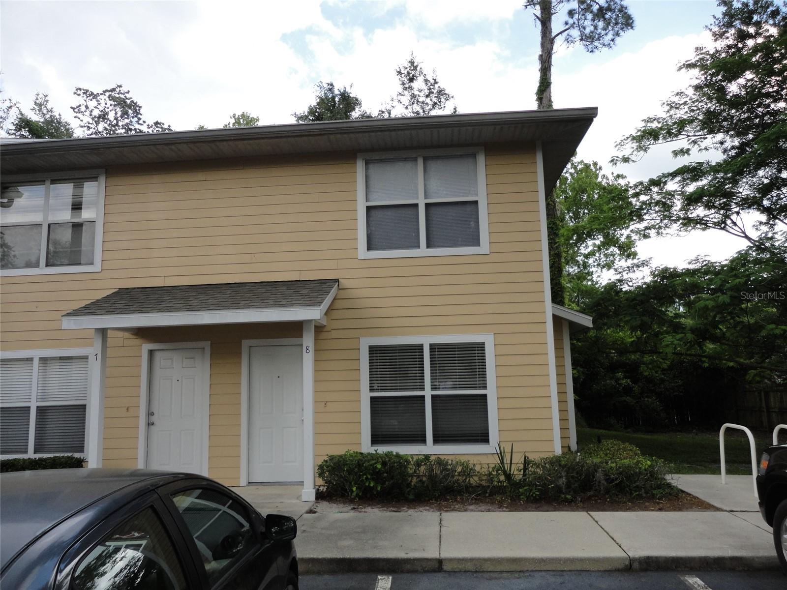 2636 SW 35TH PL #8 Property Photo 1
