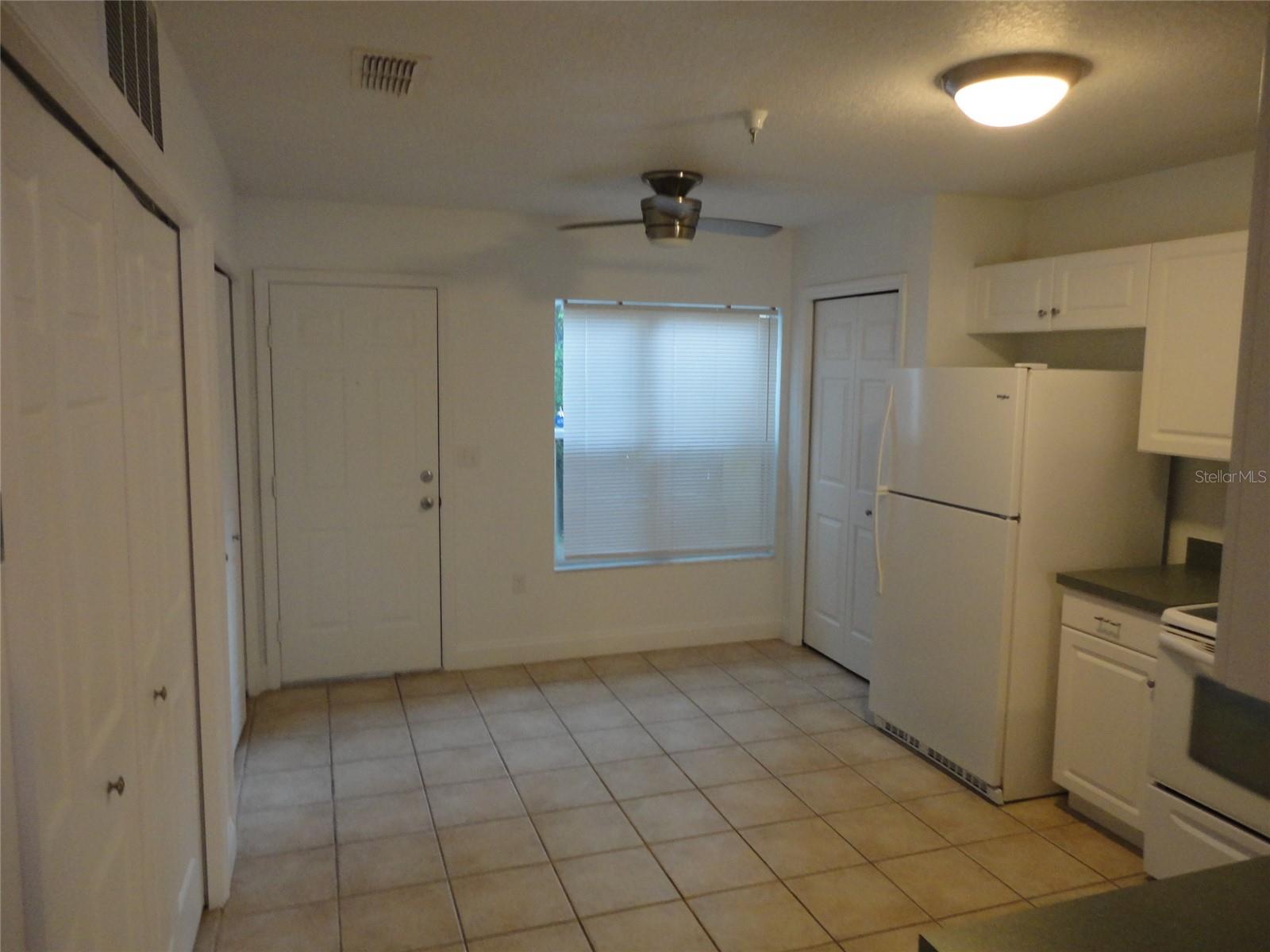 2636 Sw 35th Pl #8 Property Photo 3