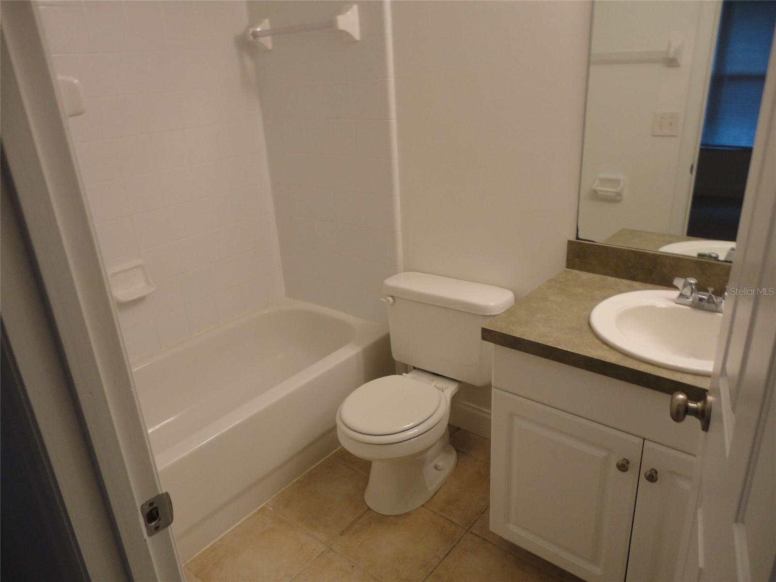 2636 Sw 35th Pl #8 Property Photo 7