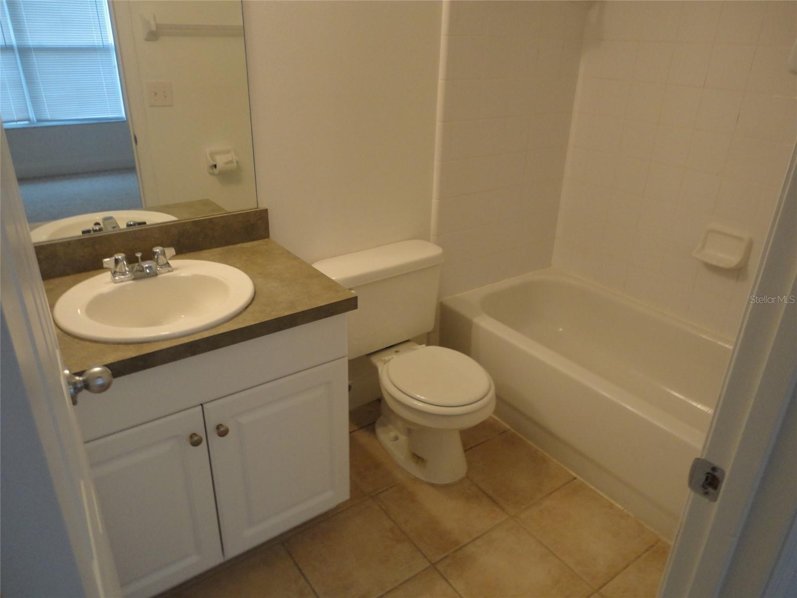 2636 Sw 35th Pl #8 Property Photo 9