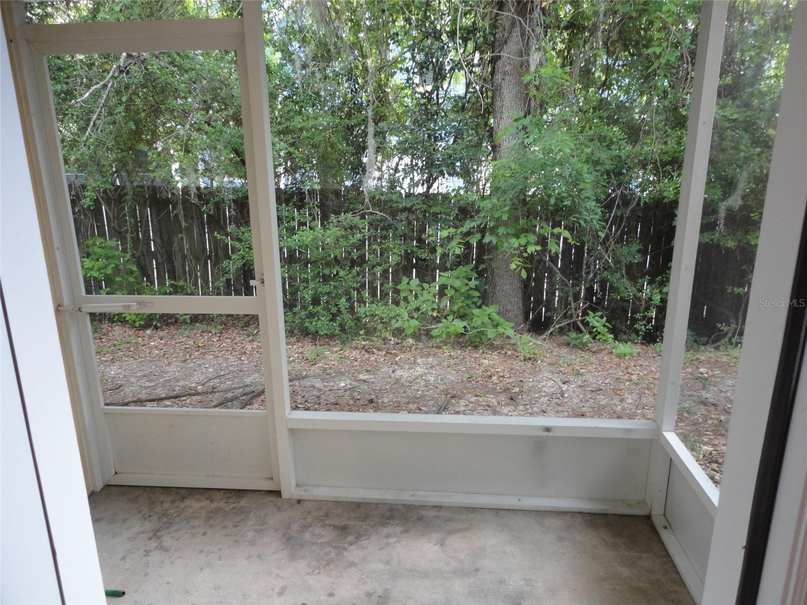2636 Sw 35th Pl #8 Property Photo 11