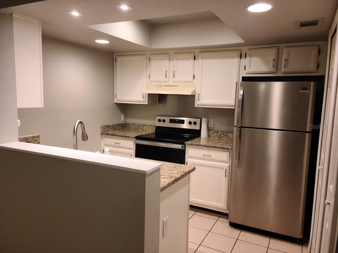 900 Sw 62nd Blvd #b 8 Property Photo 2