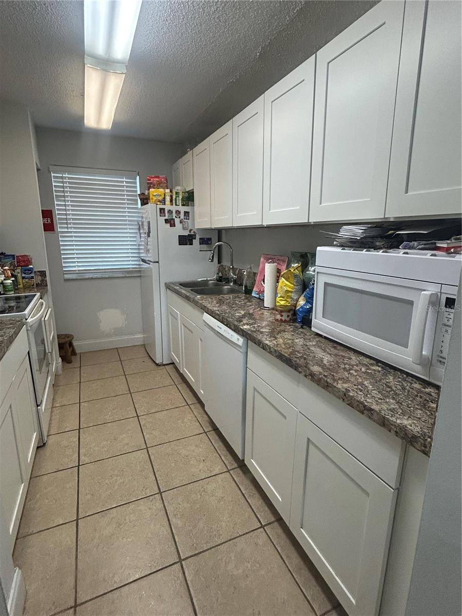 6519 W Newberry Rd #309 Property Photo 9