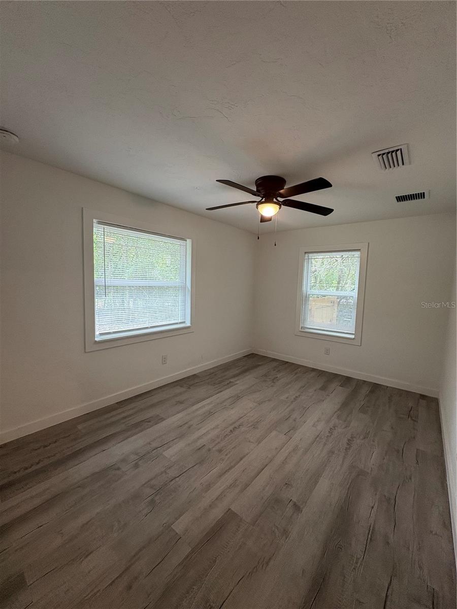 312 Se 49th Dr Property Photo 8