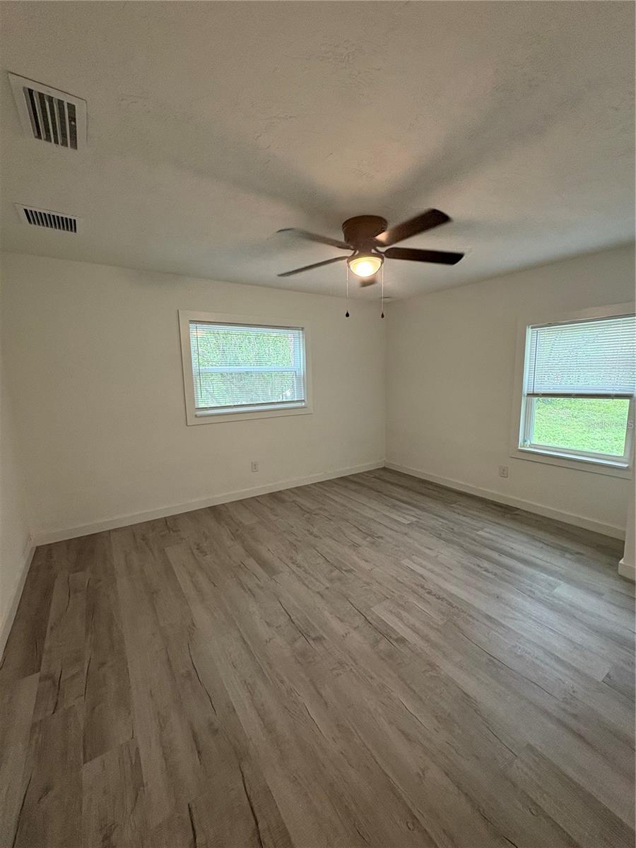 312 Se 49th Dr Property Photo 10