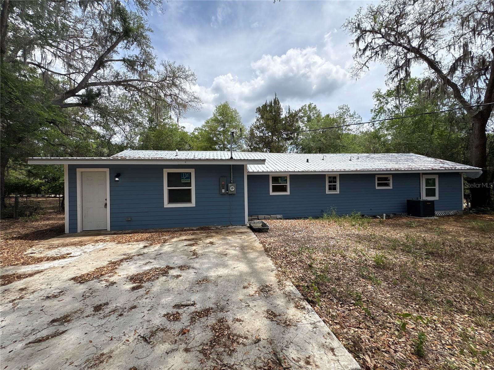 312 Se 49th Dr Property Photo 18