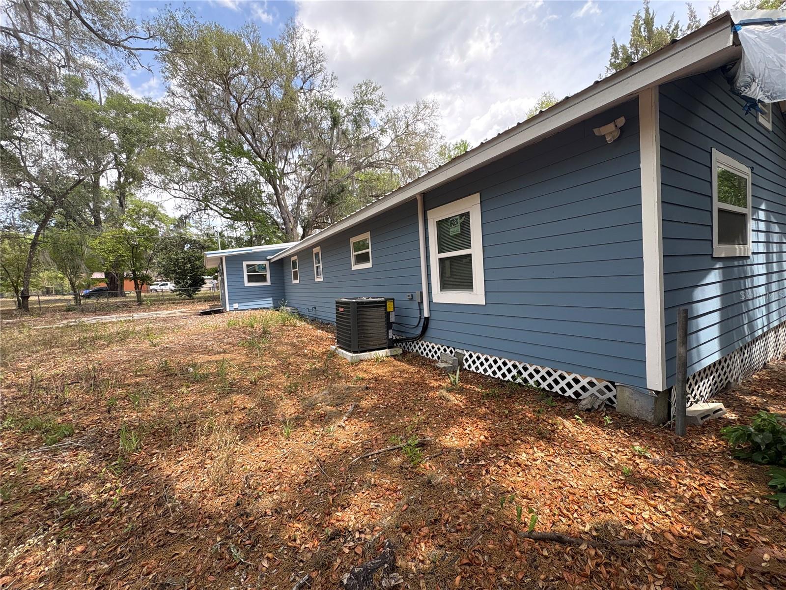 312 Se 49th Dr Property Photo 19