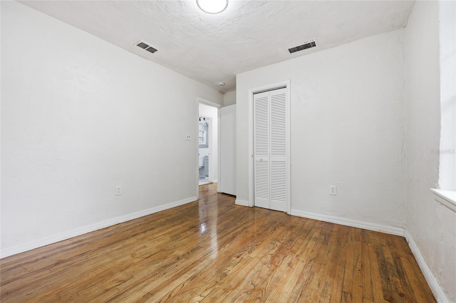 821 Ne 22nd Ter Property Photo 17