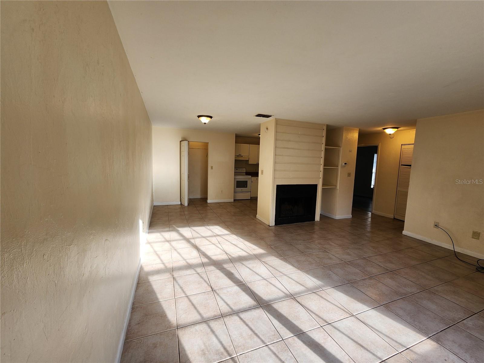 2529 Nw 62 Pl Property Photo 4