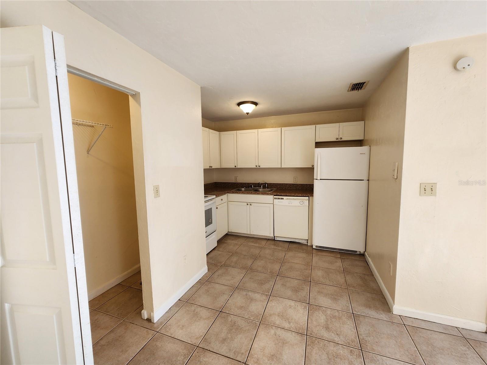 2529 Nw 62 Pl Property Photo 7
