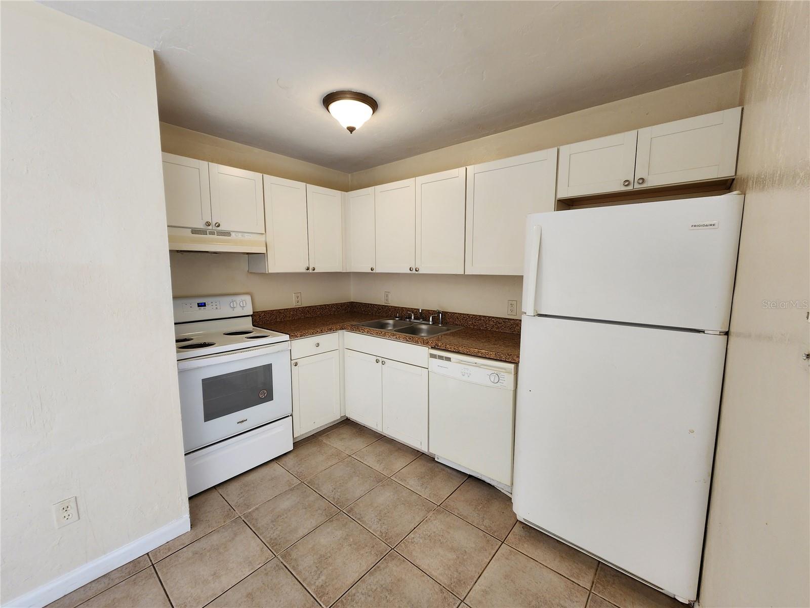 2529 Nw 62 Pl Property Photo 9