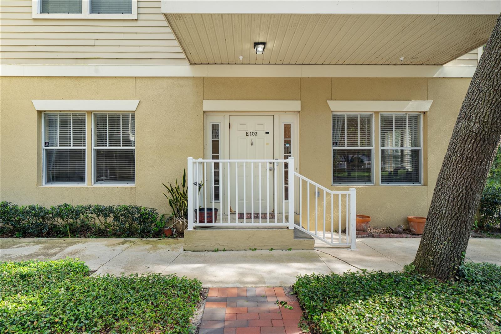 9177 Sw 52nd Rd #e-103 Property Photo 2