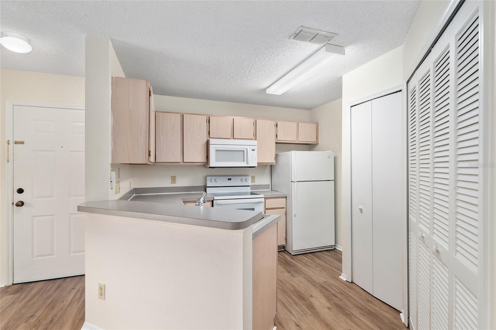 3705 Sw 27th St #412 Property Photo 10