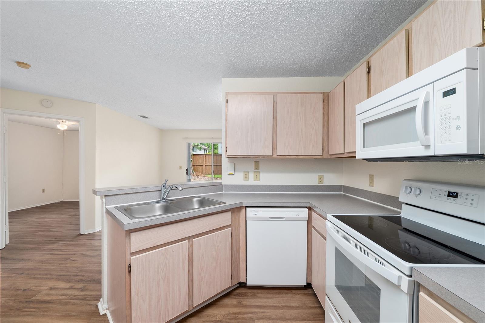 3705 Sw 27th St #412 Property Photo 13