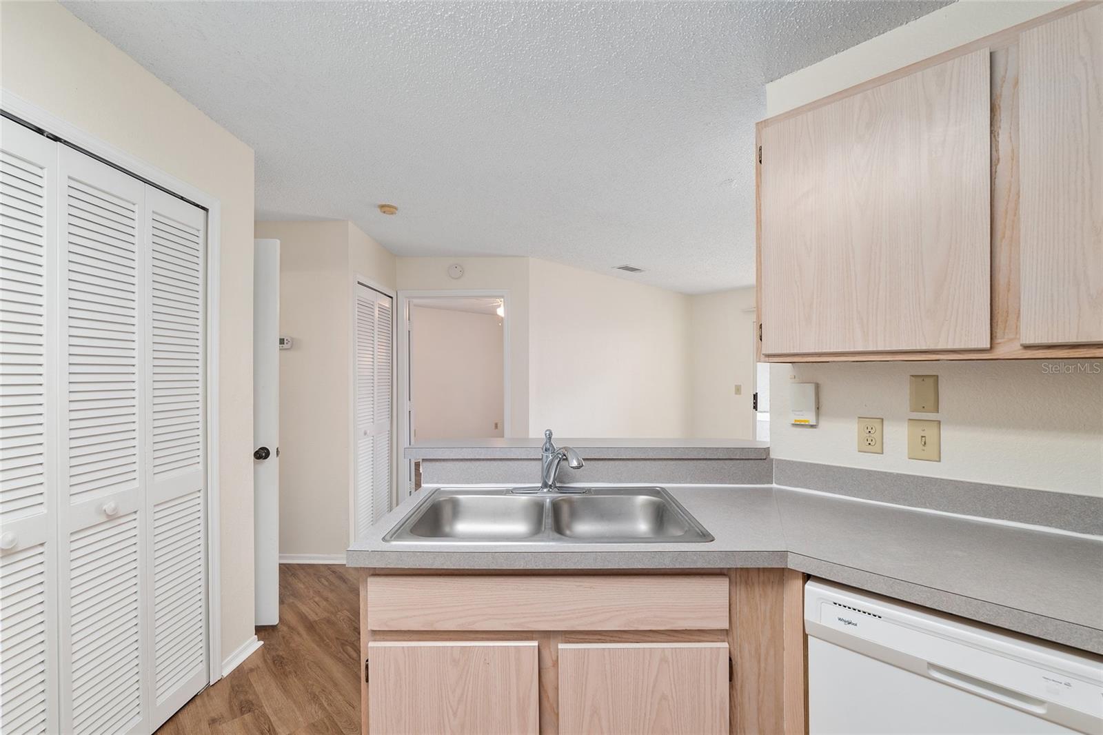 3705 Sw 27th St #412 Property Photo 14