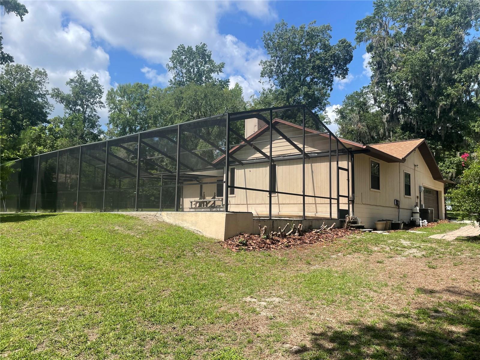 2421 Nw 106th Dr Property Photo 12