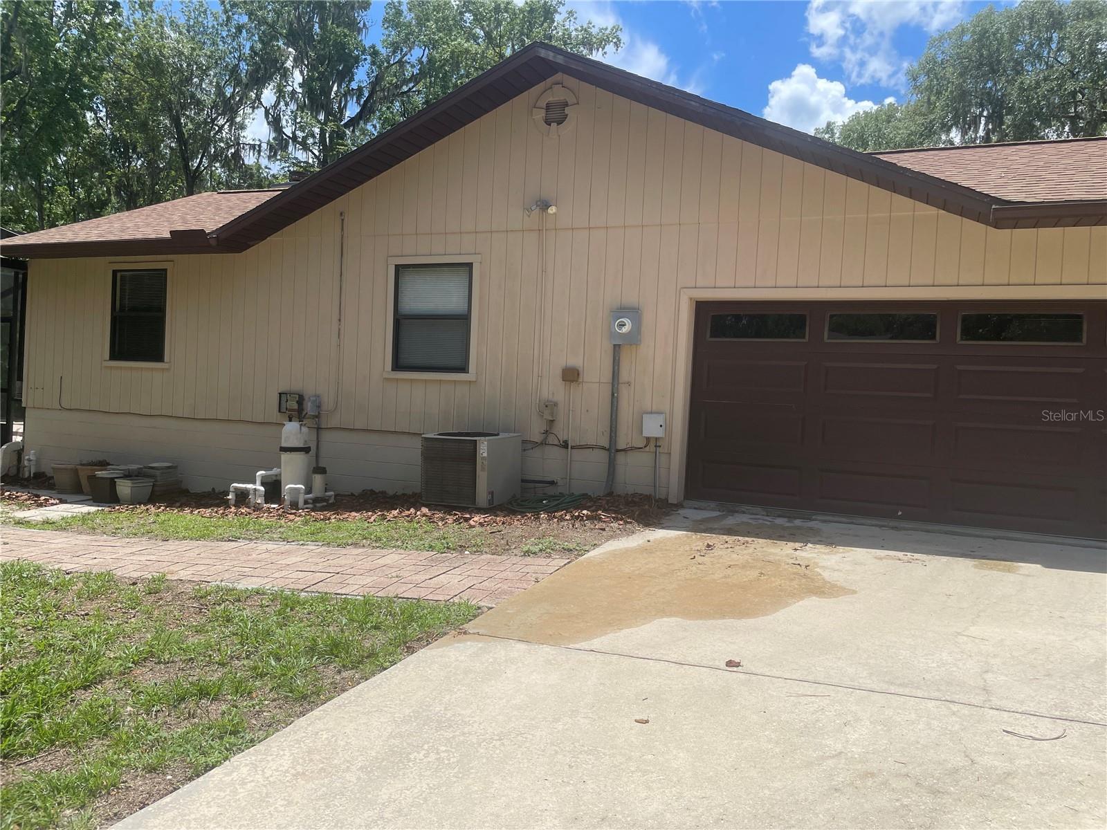 2421 Nw 106th Dr Property Photo 15