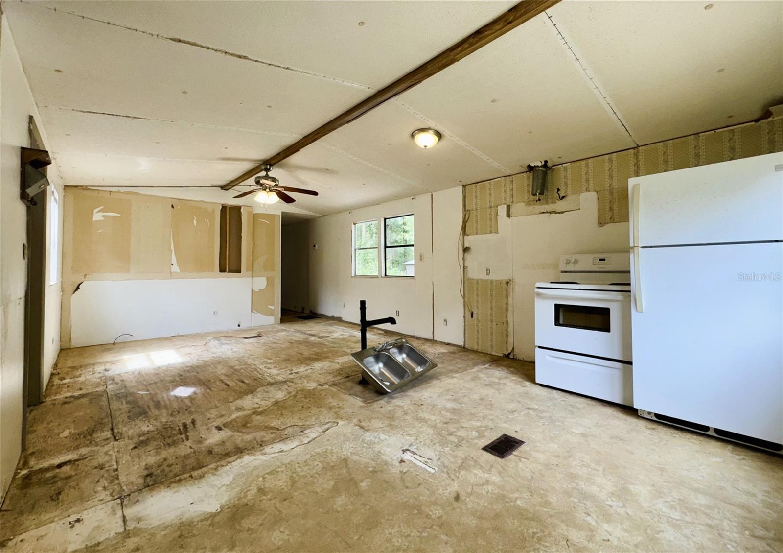 7809 Sw 12th Pl Property Photo 4