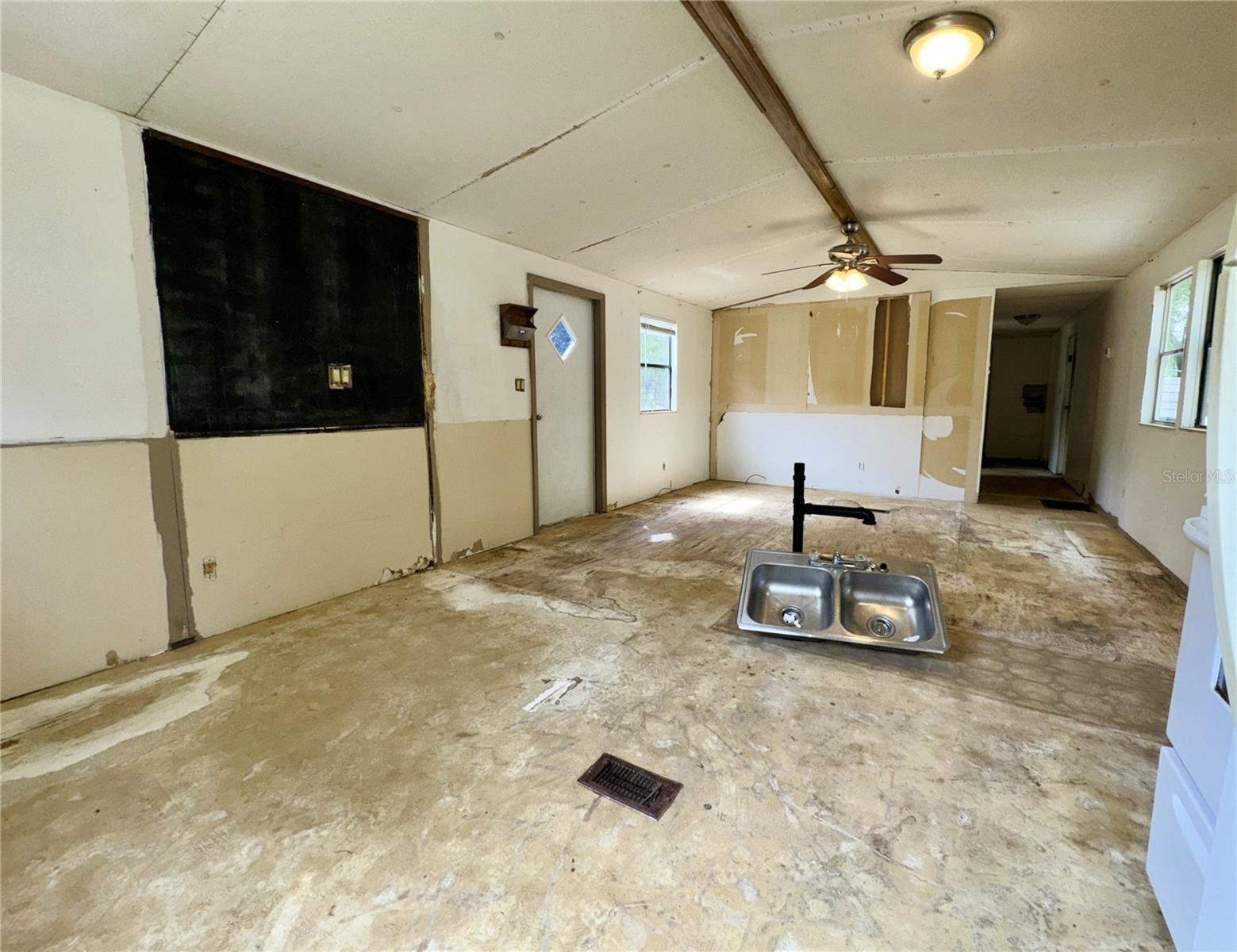 7809 Sw 12th Pl Property Photo 5
