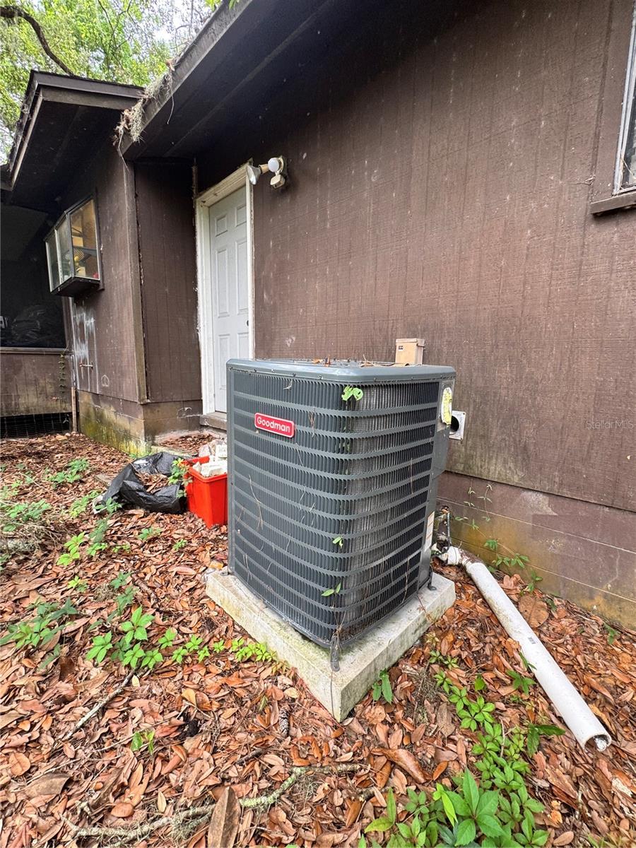 713 Nw 95th Ter Property Photo 18