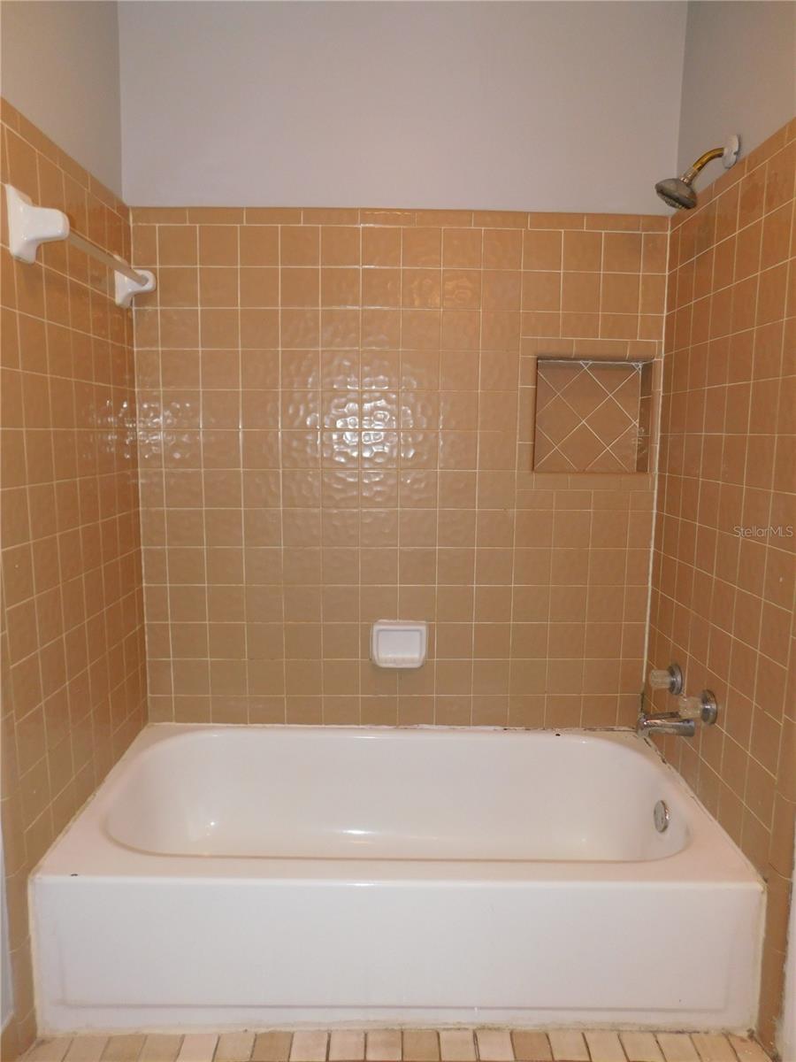 507 Nw 34th Ter Property Photo 15