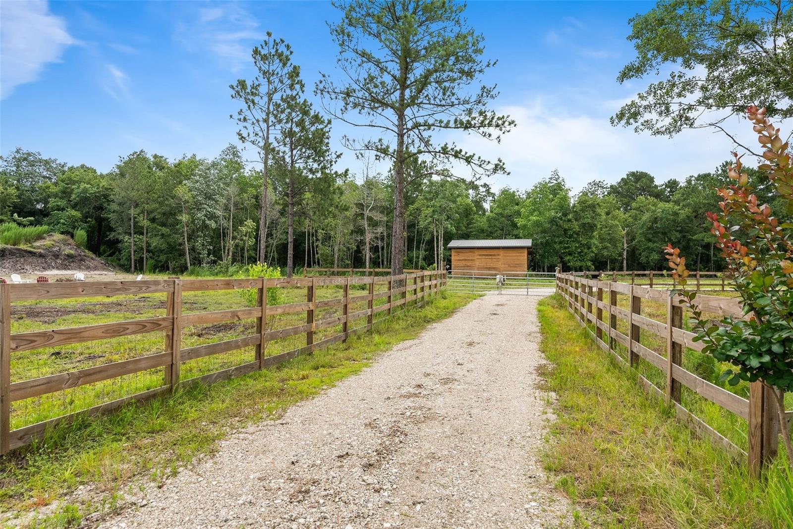 5747 Retreat Rd Property Photo 2