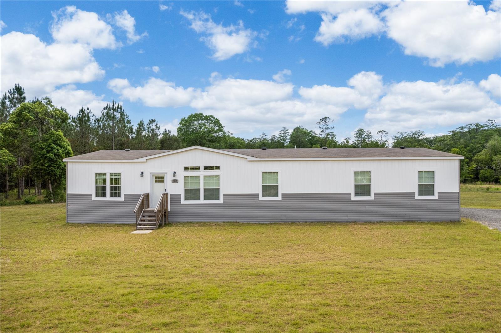 2362 Ne County Road 1469 Property Photo 2