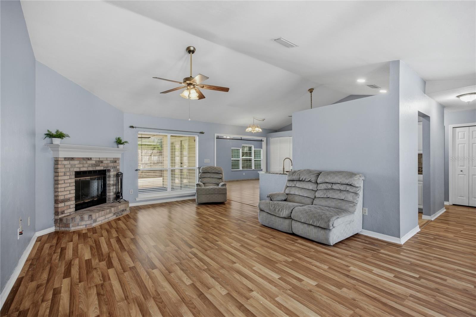11624 Nw 13th Ln Property Photo 3