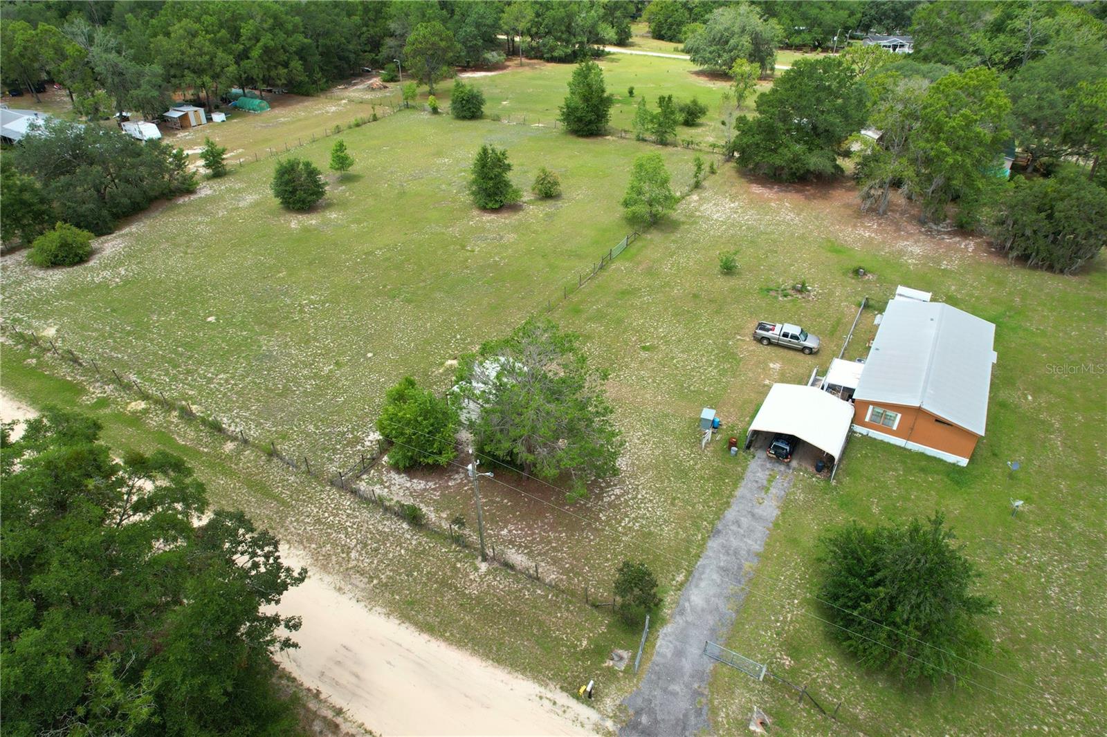 107 Green Oak Dr Property Photo 3