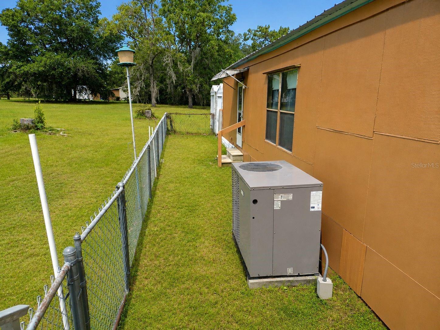 107 Green Oak Dr Property Photo 18
