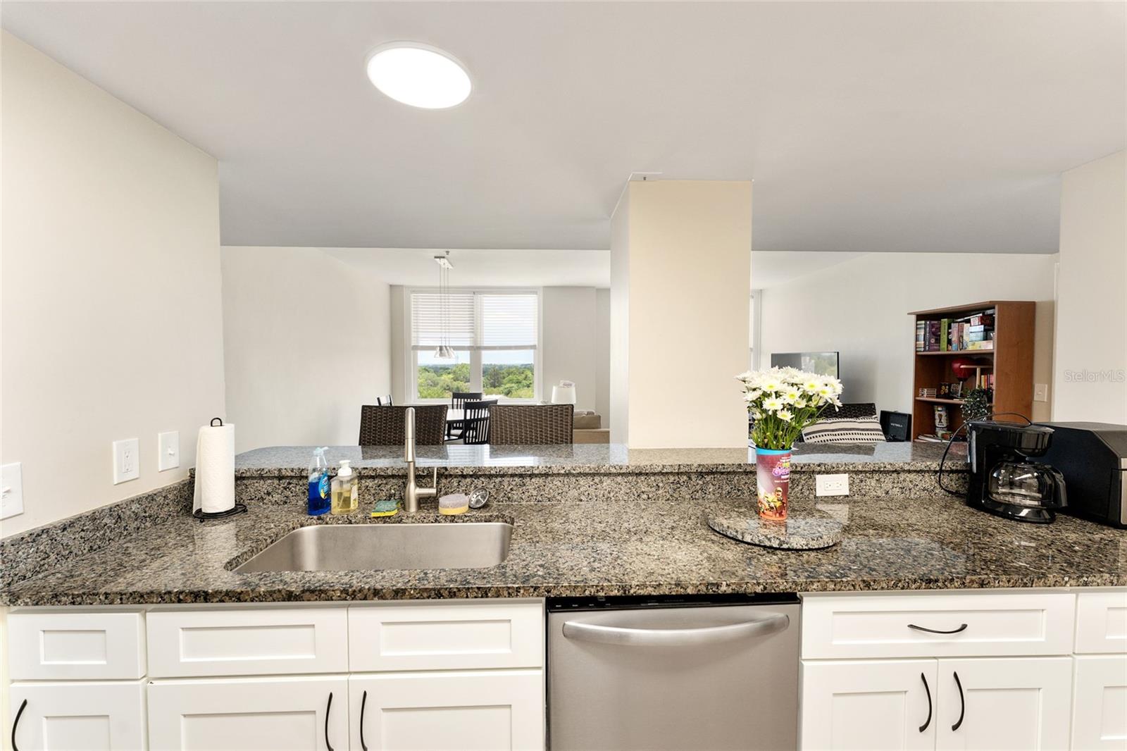 408 W University Ave #7b Property Photo 16