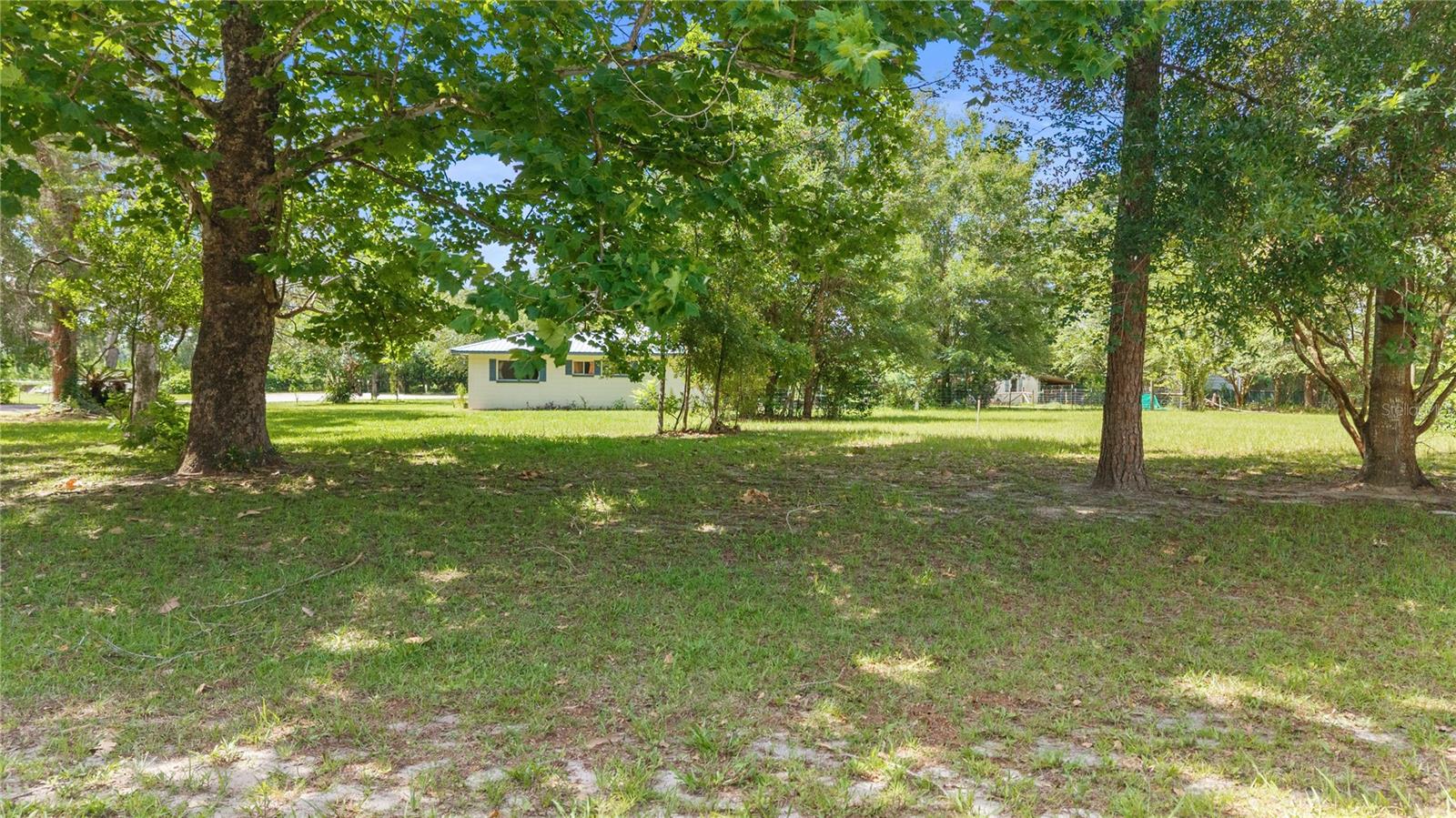 17250 Nw 26th Ct Property Photo 34