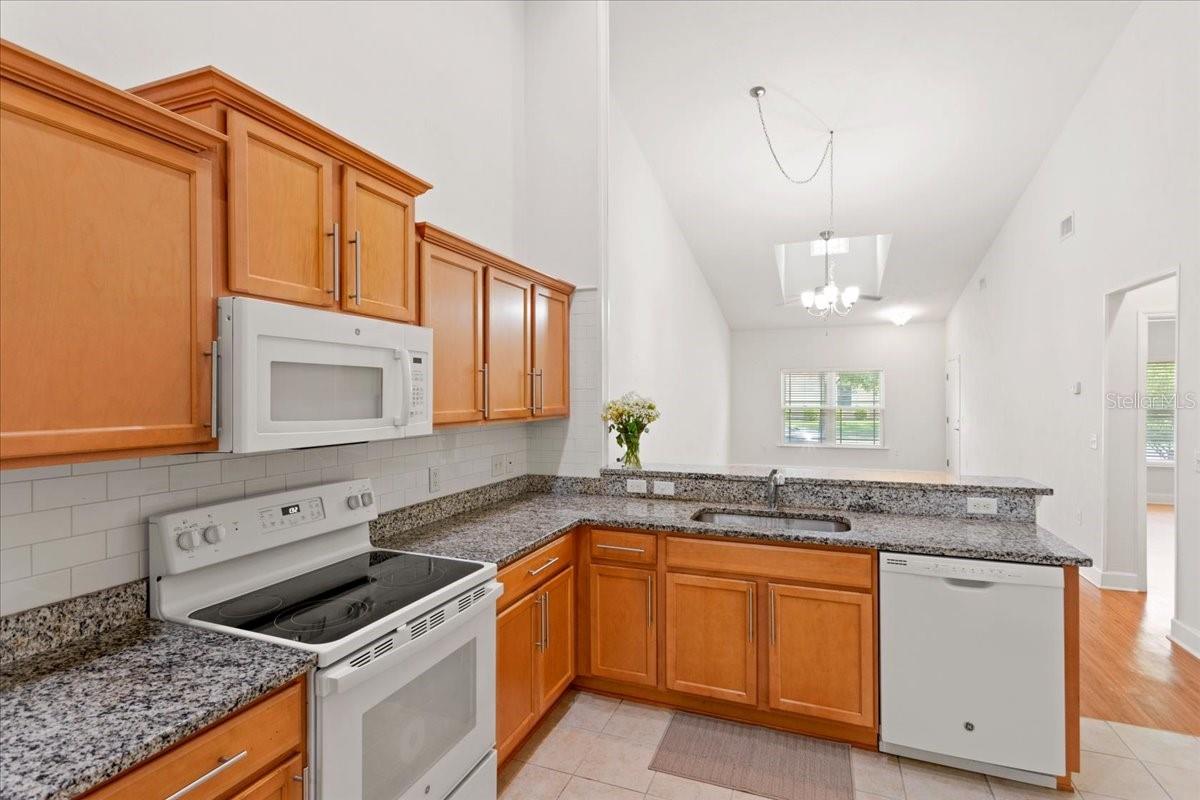 2242 Nw 51st Ave Property Photo 4