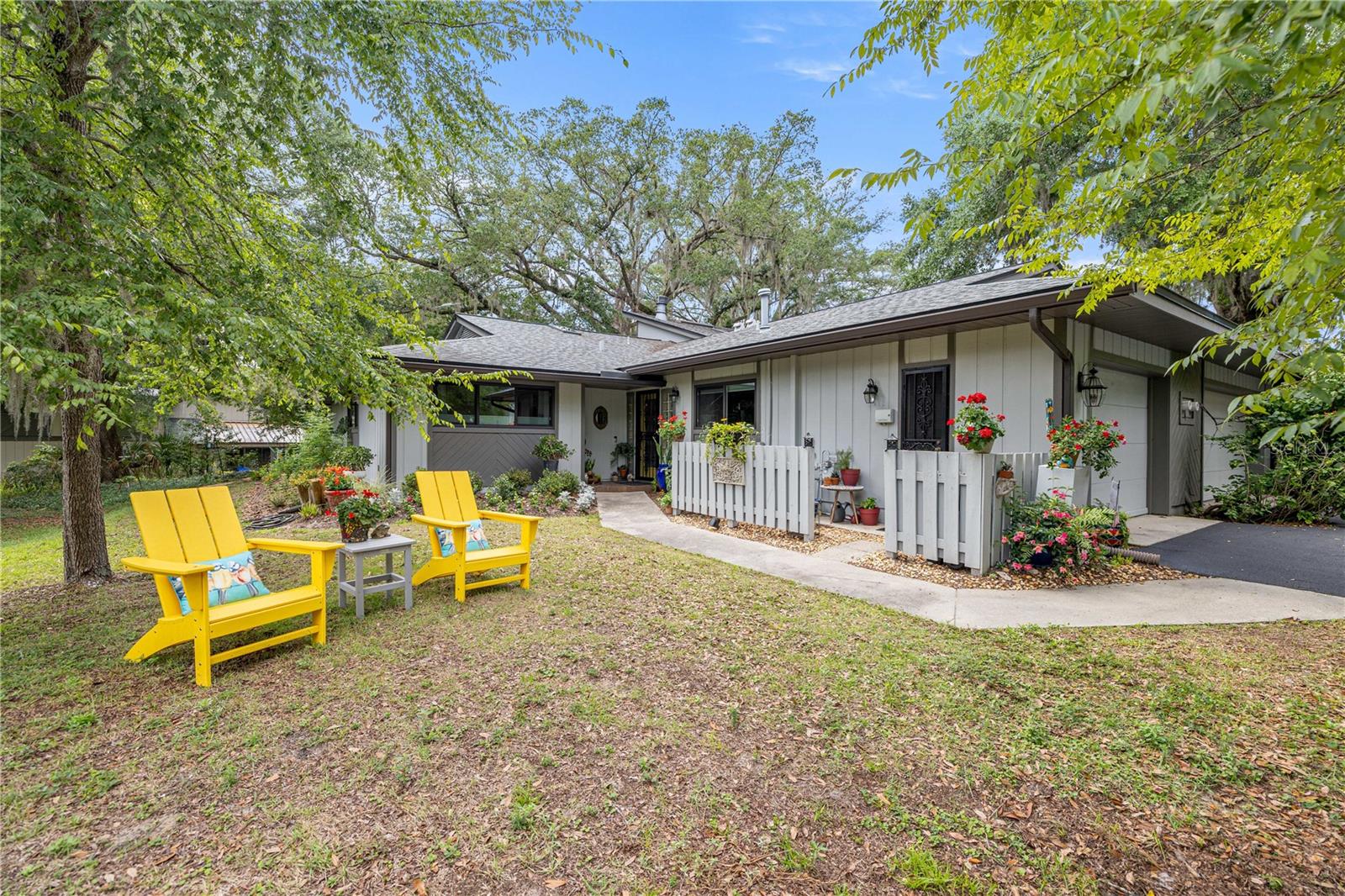 1598 Nw 19th Cir Property Photo 1