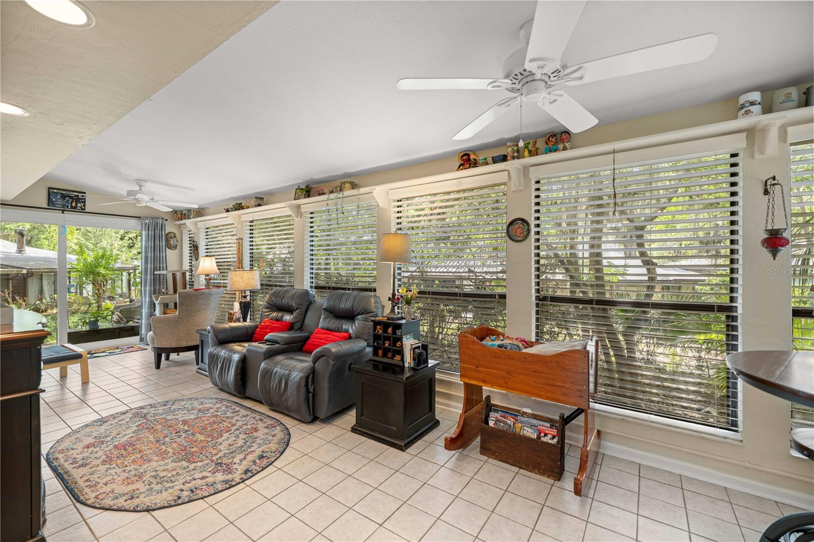 1598 Nw 19th Cir Property Photo 4