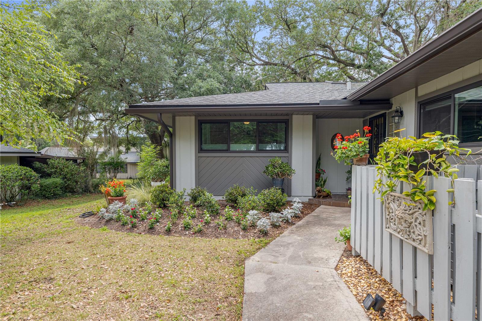 1598 Nw 19th Cir Property Photo 34