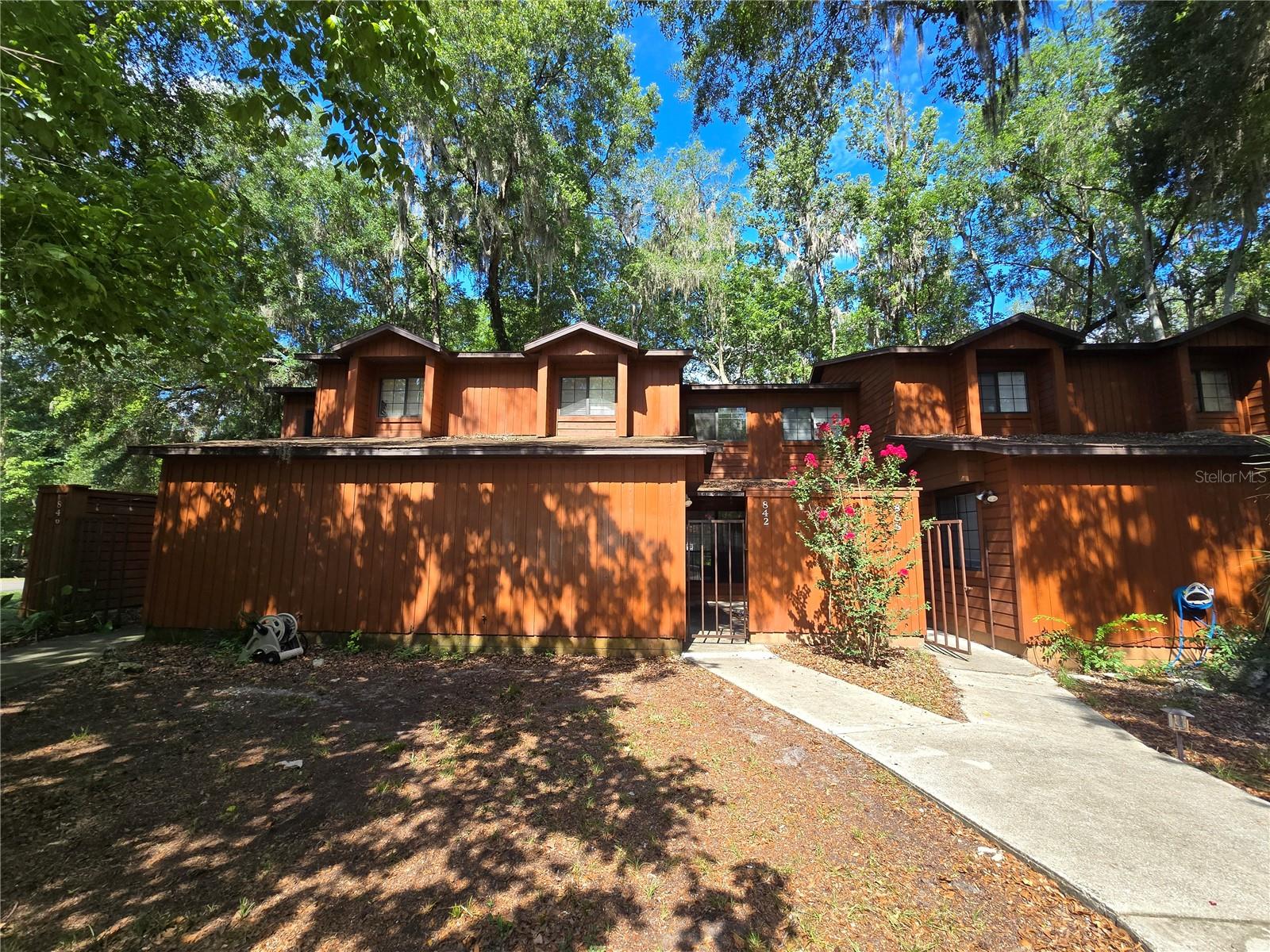 842 SW 55TH TER Property Photo 1