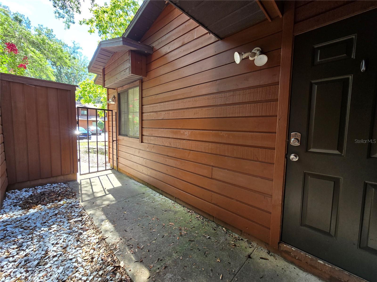 842 Sw 55th Ter Property Photo 3