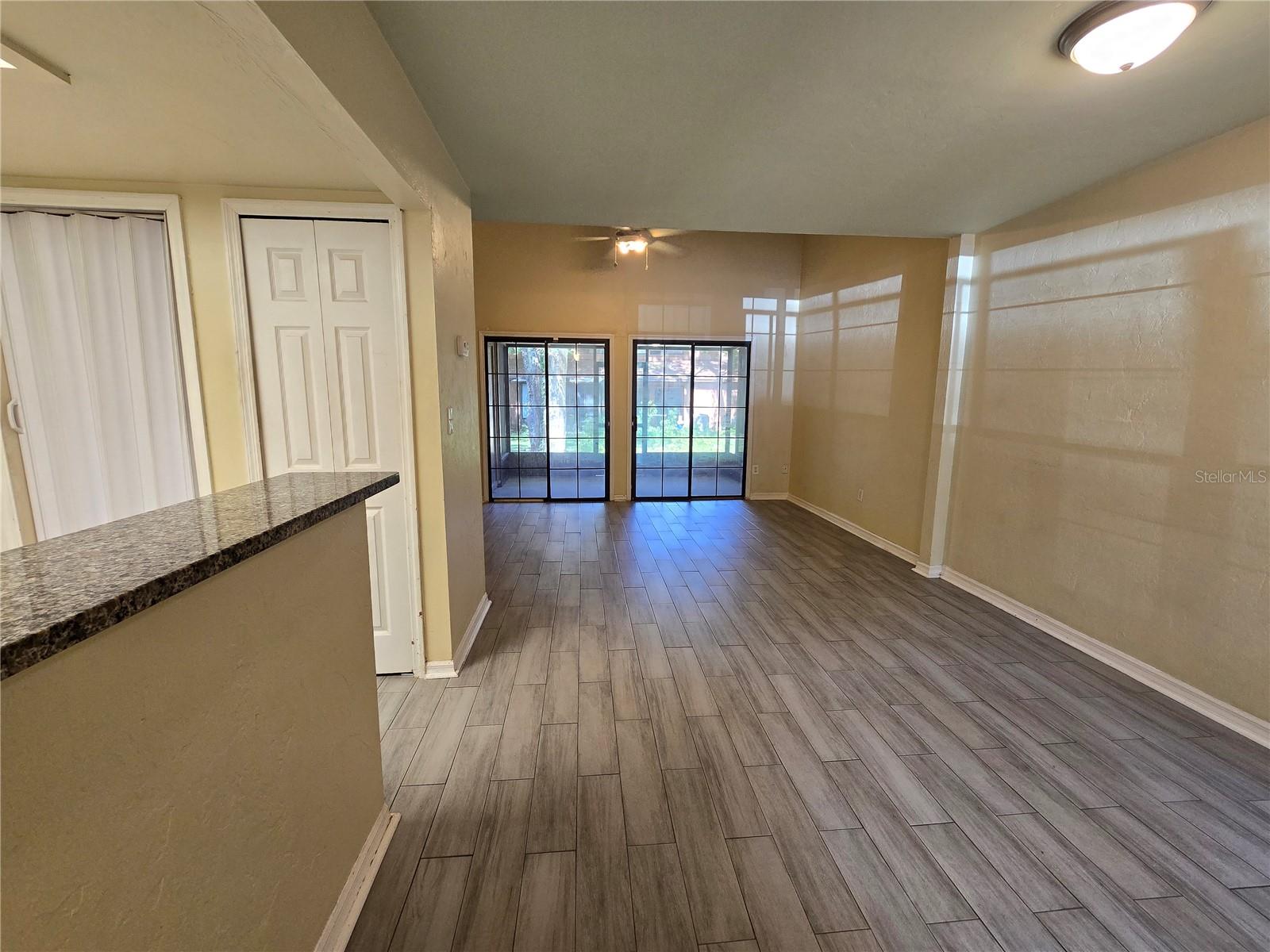 842 Sw 55th Ter Property Photo 4