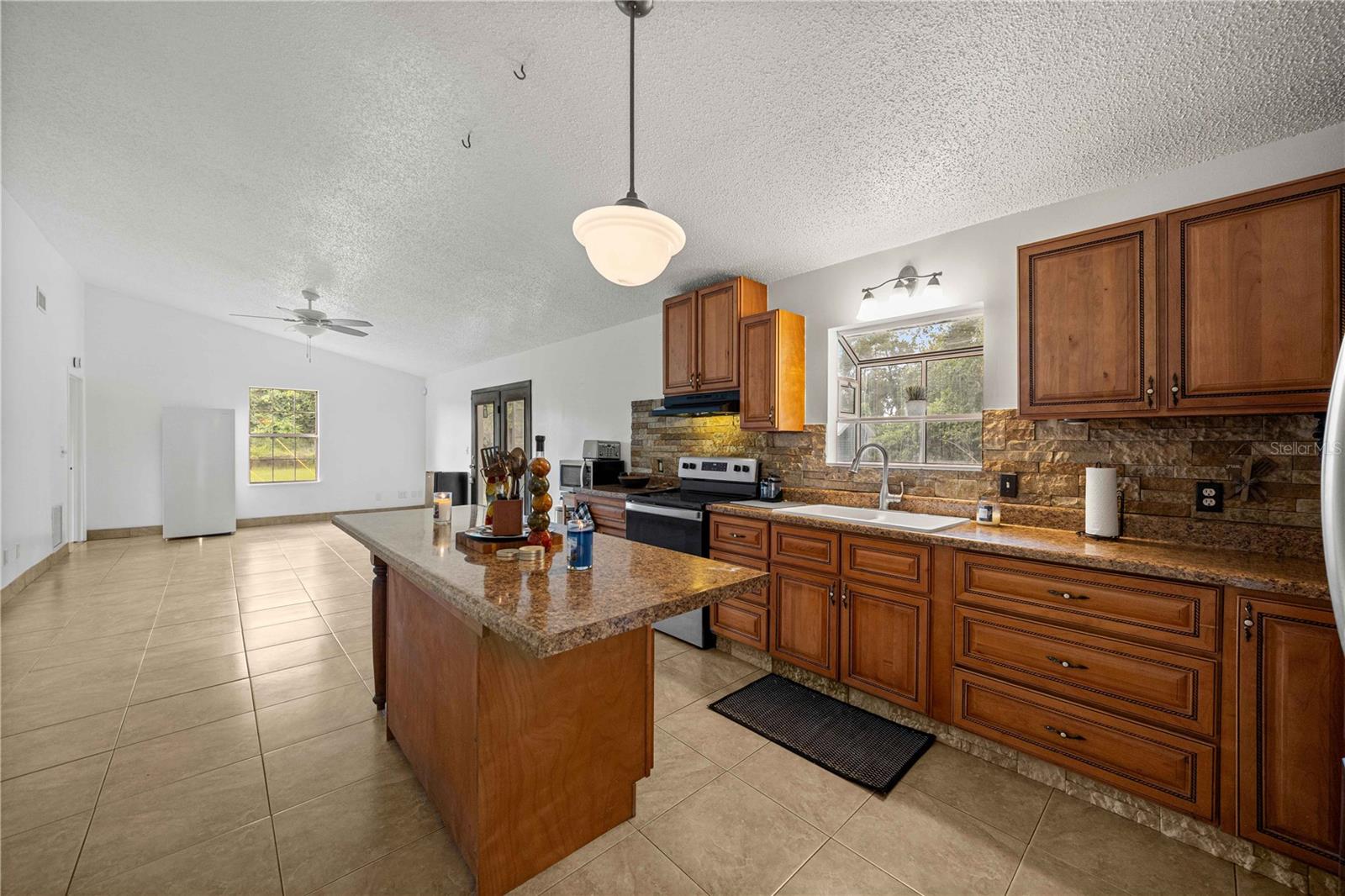 1890 Nw 167th Pl Property Photo 31