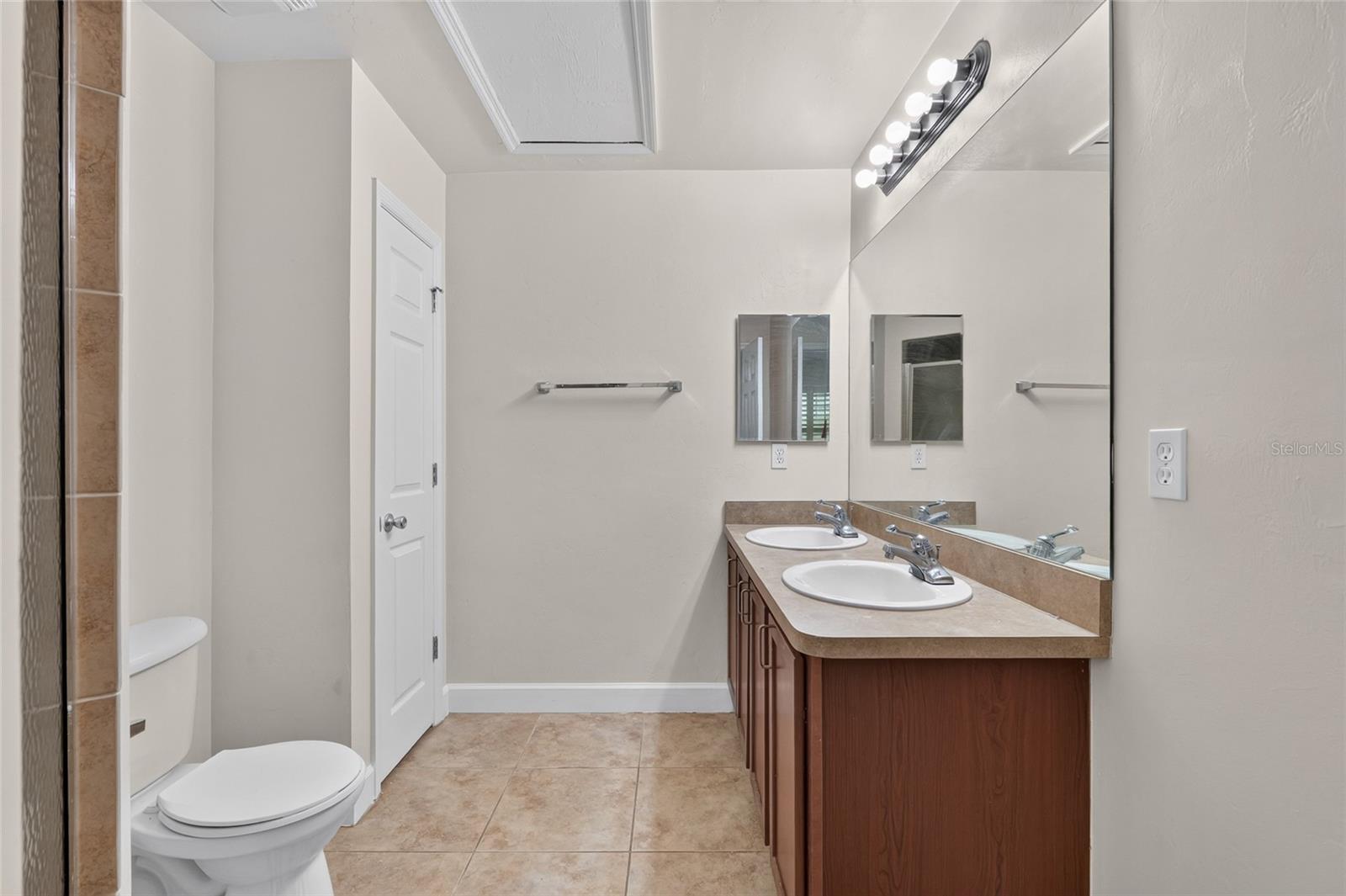 2927 Sw 35th Pl #115 Property Photo 21