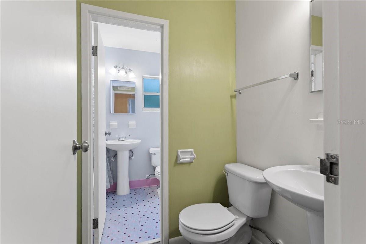 1302 Ne 14th Ter Property Photo 12