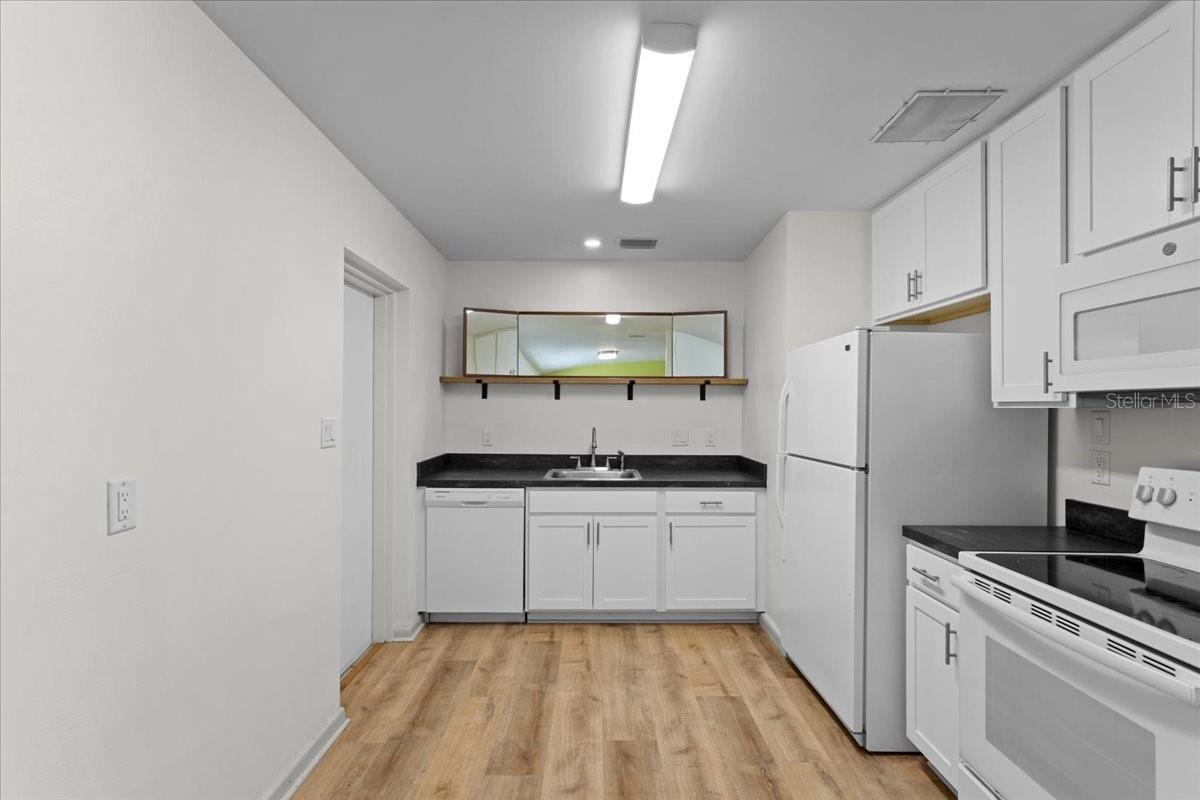 1302 Ne 14th Ter Property Photo 20