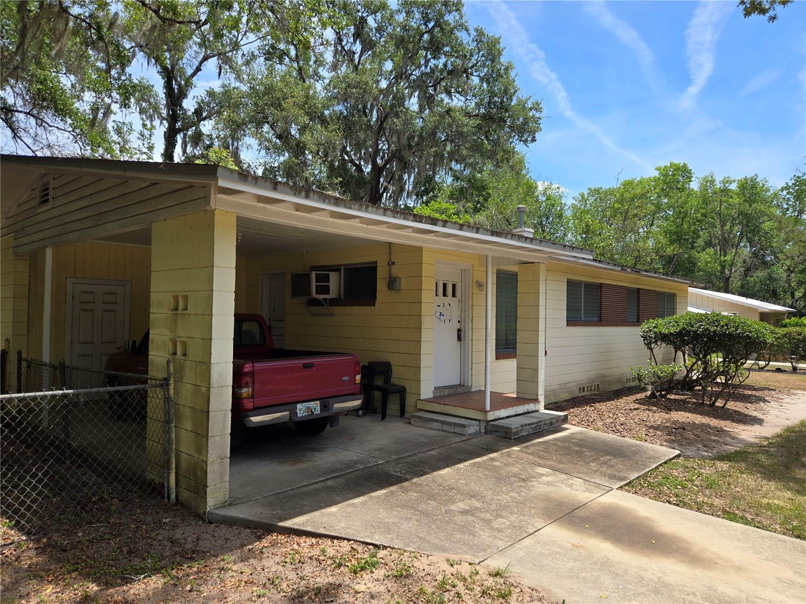 217 Nw 36th St Property Photo 1