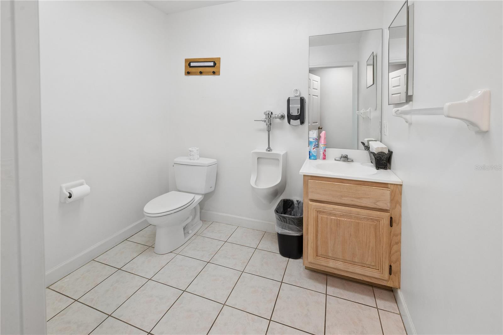 885 Sw Sisters Welcome Rd Property Photo 32
