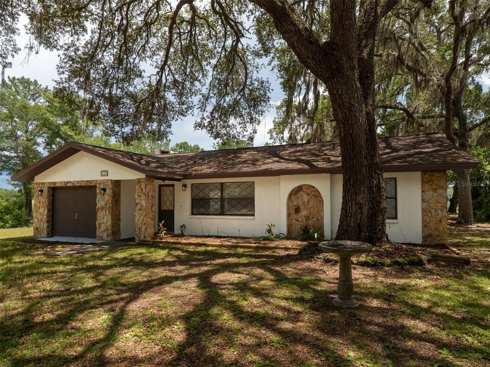 121 Serena Cir Property Photo 2